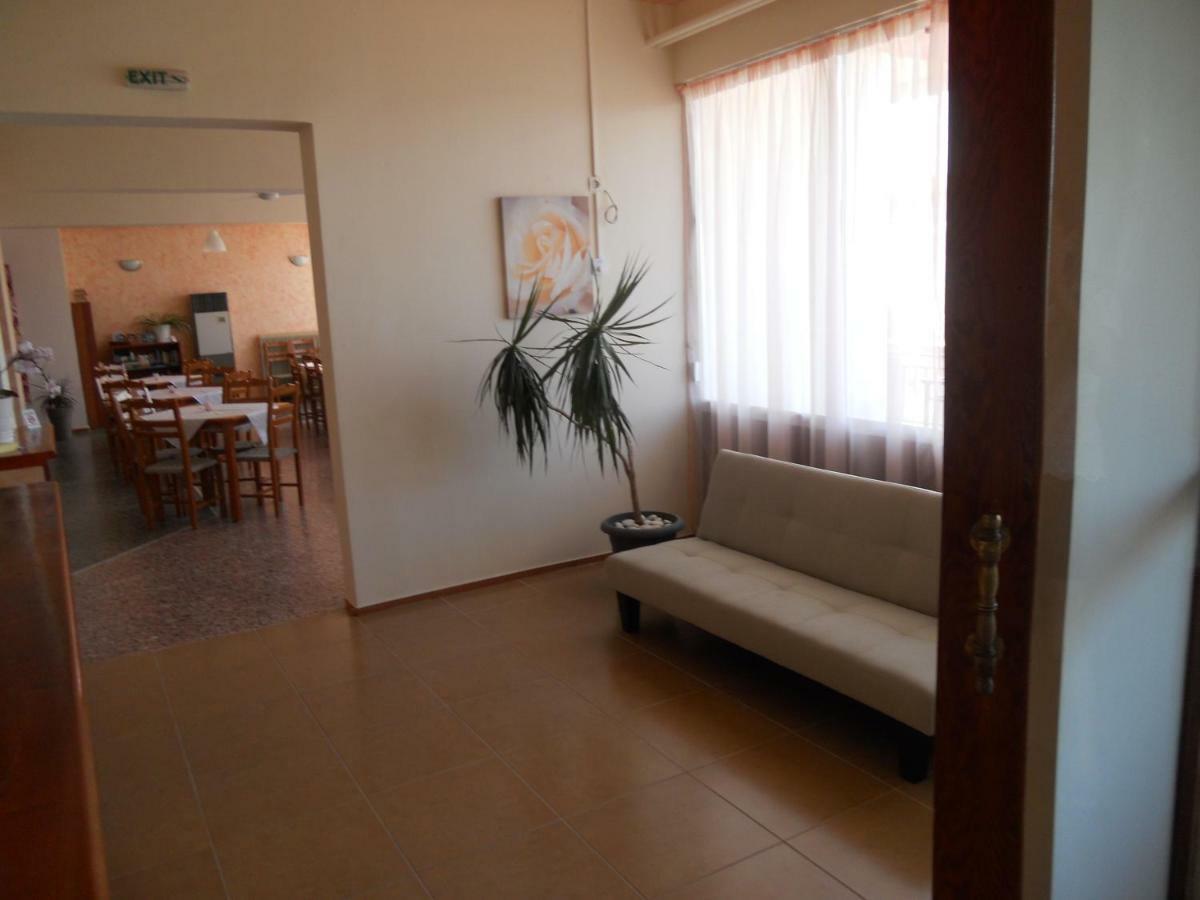 Hotel Milton Mavrovouni  Luaran gambar